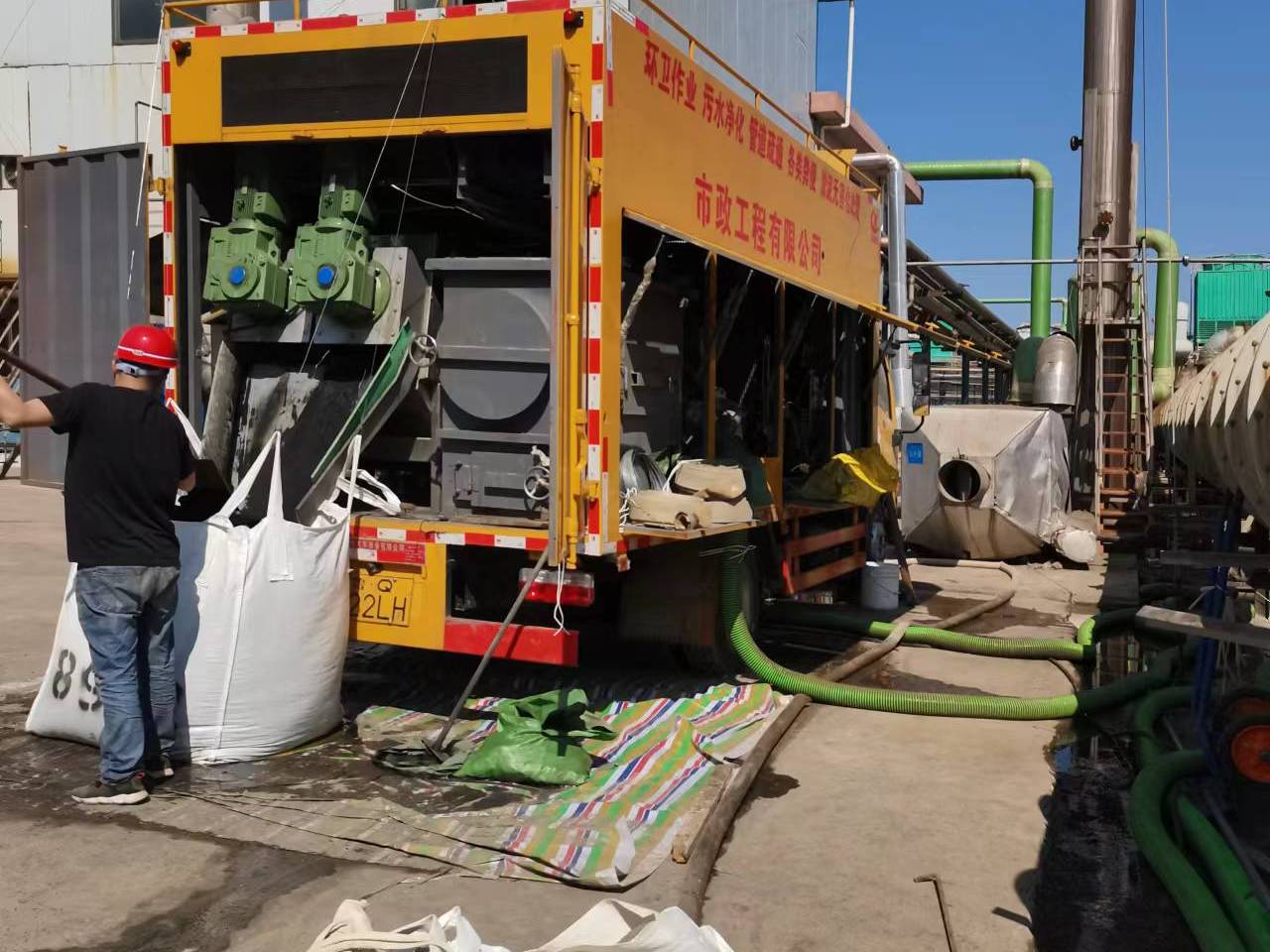 天峻淤泥压干处理